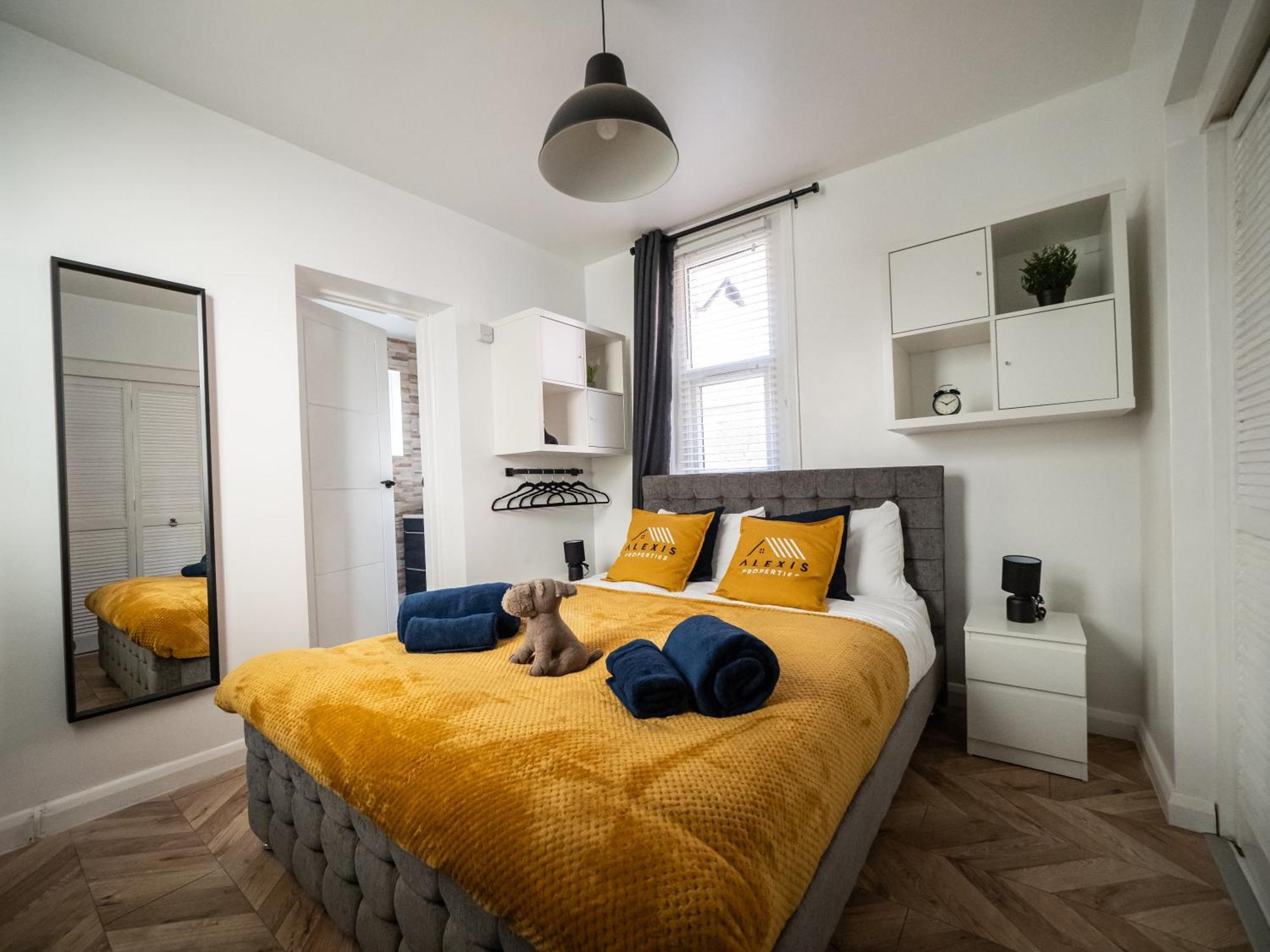 Seaside Retreat: Luxury 1-Bed, Free Parking Διαμέρισμα Πόρτσμουθ Εξωτερικό φωτογραφία